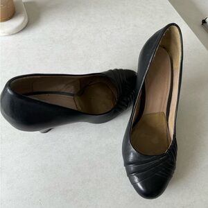 Luca Ferri Leather Pumps